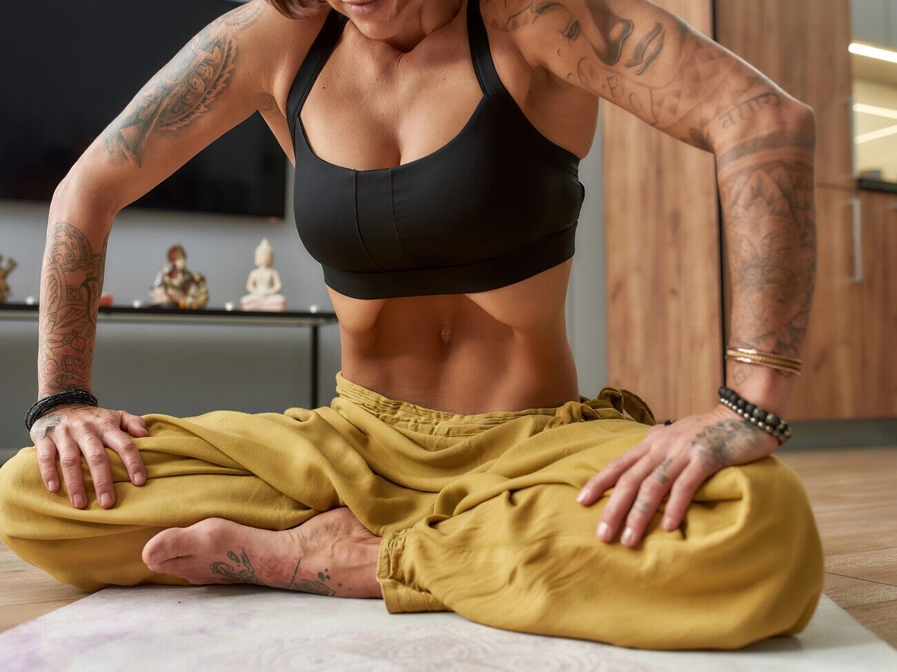 За словами експерта, під час виконання вправи "вакуум" скорочуються поперечні м'язи живота