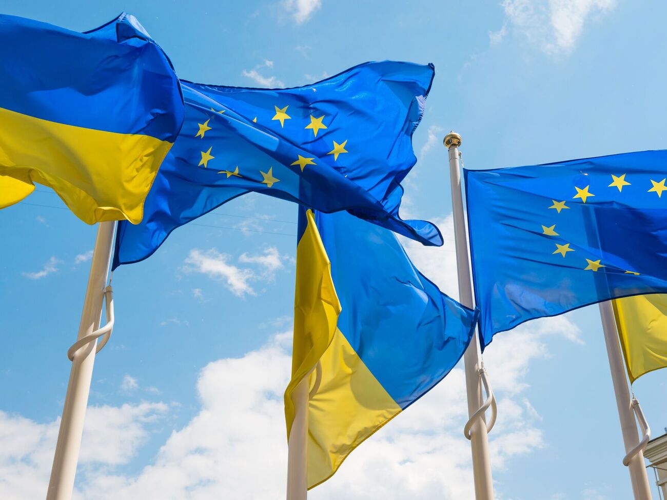 В нескольких европейских странах, как отметили журналисты, политики изменили риторику об Украине из-за выборов