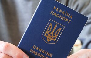 По данным ведомства, большинство приехавших за новым паспортом граждан планируют поступить в украинские высшие учебные заведения