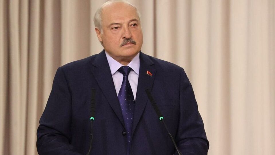 Лукашенко: Бачите, безпілотники літають туди-сюди