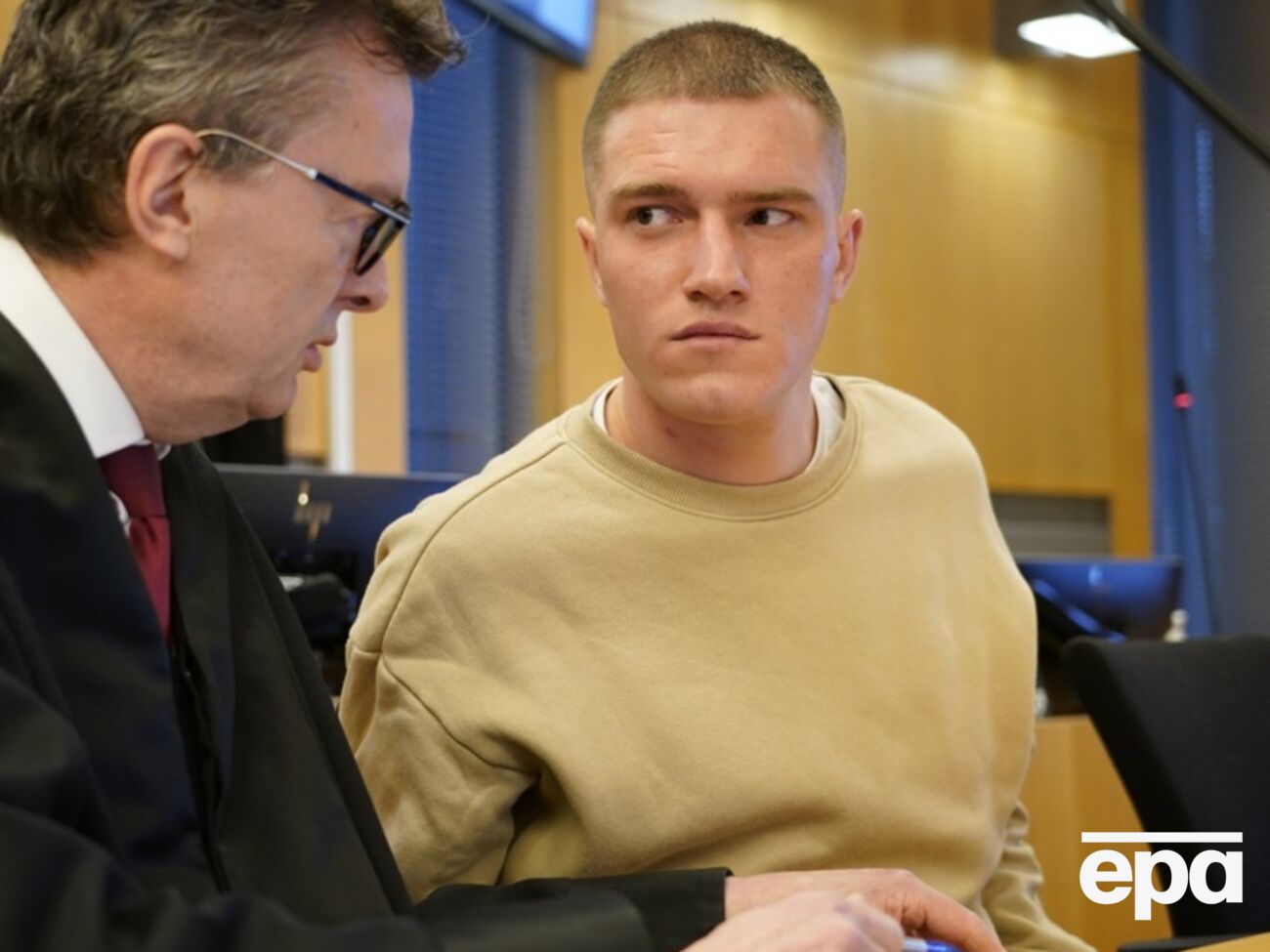 Медведев заявлял, что хочет вернуться "домой, в Россию"