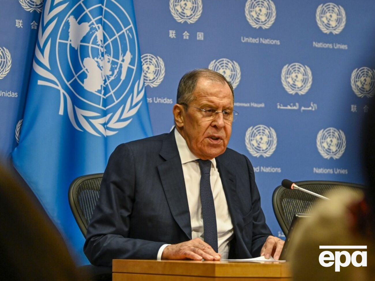 Лавров заявив, що РФ "визнає територіальну цілісність України", але за умови