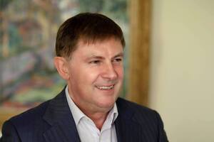 Українським чиновникам і політикам треба почати із захисту нашого виробника на наших полицях, а не на чужих