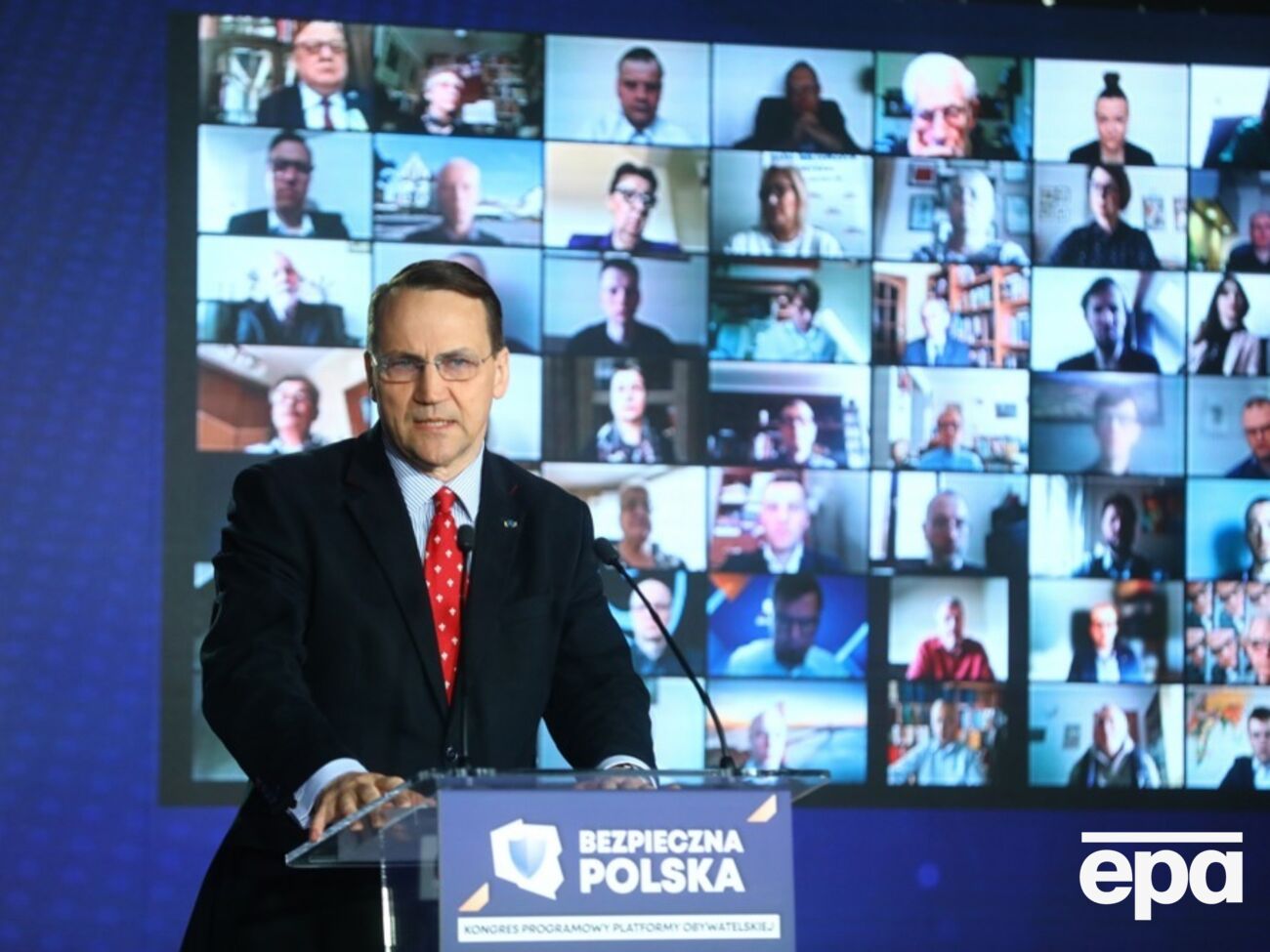 Сикорский: Вы уже уничтожили половину армии РФ