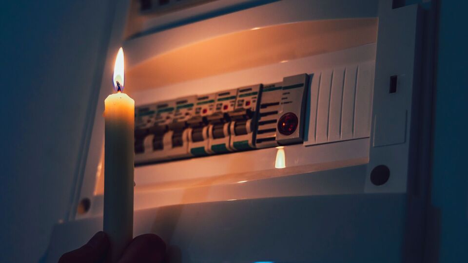 За словами місцевих жителів, у селищі Шушари, яке входить до складу Петербурга, практично повністю немає електроенергії