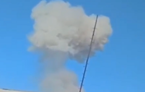 У Сорокиному (Краснодоні) сильний вибух на складі боєприпасів, повідомив Казанський