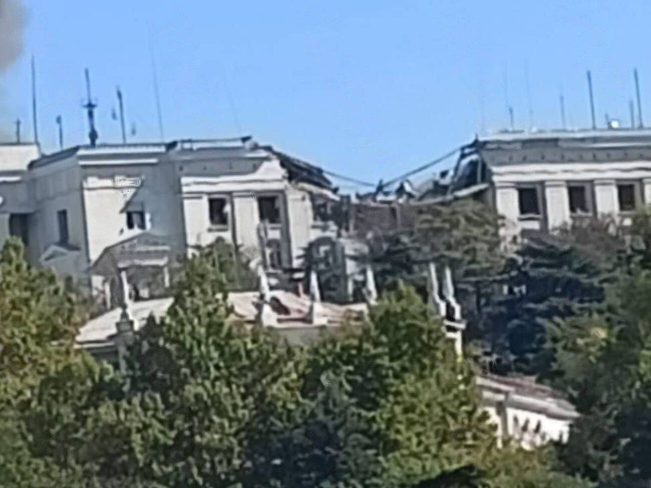 Оккупанты в Севастополе, по заявлению Развожаева, "демонтируют" остатки здания штаба ЧФ РФ управляемыми взрывами