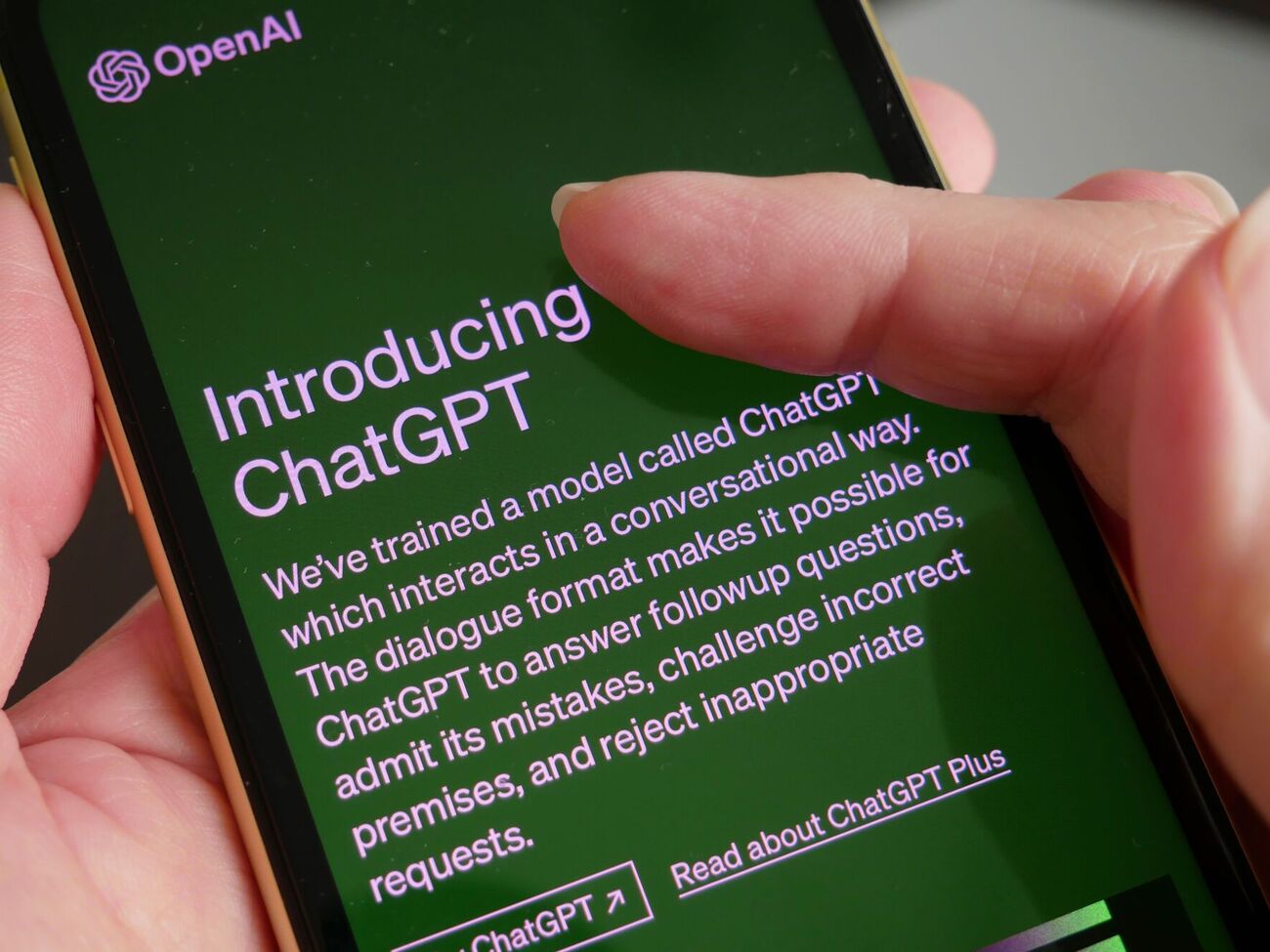 Нові функції протягом наступних двох тижнів зʼявляться у платних підписників ChatGPT Plus і корпоративних користувачів чат-бота