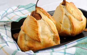 Десерт подавайте горячим, пока тесто хрустящее