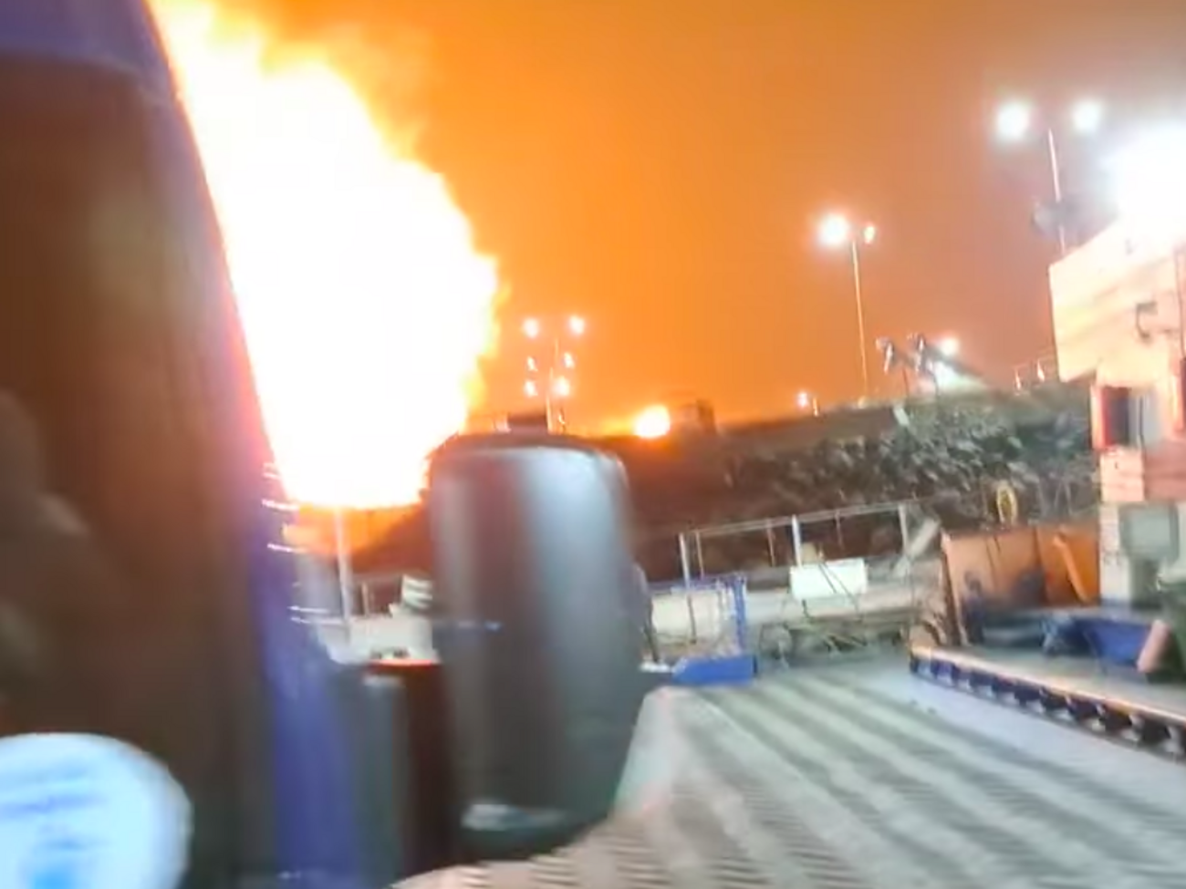 На 20-й секунді ролика видно полум'я від вибуху