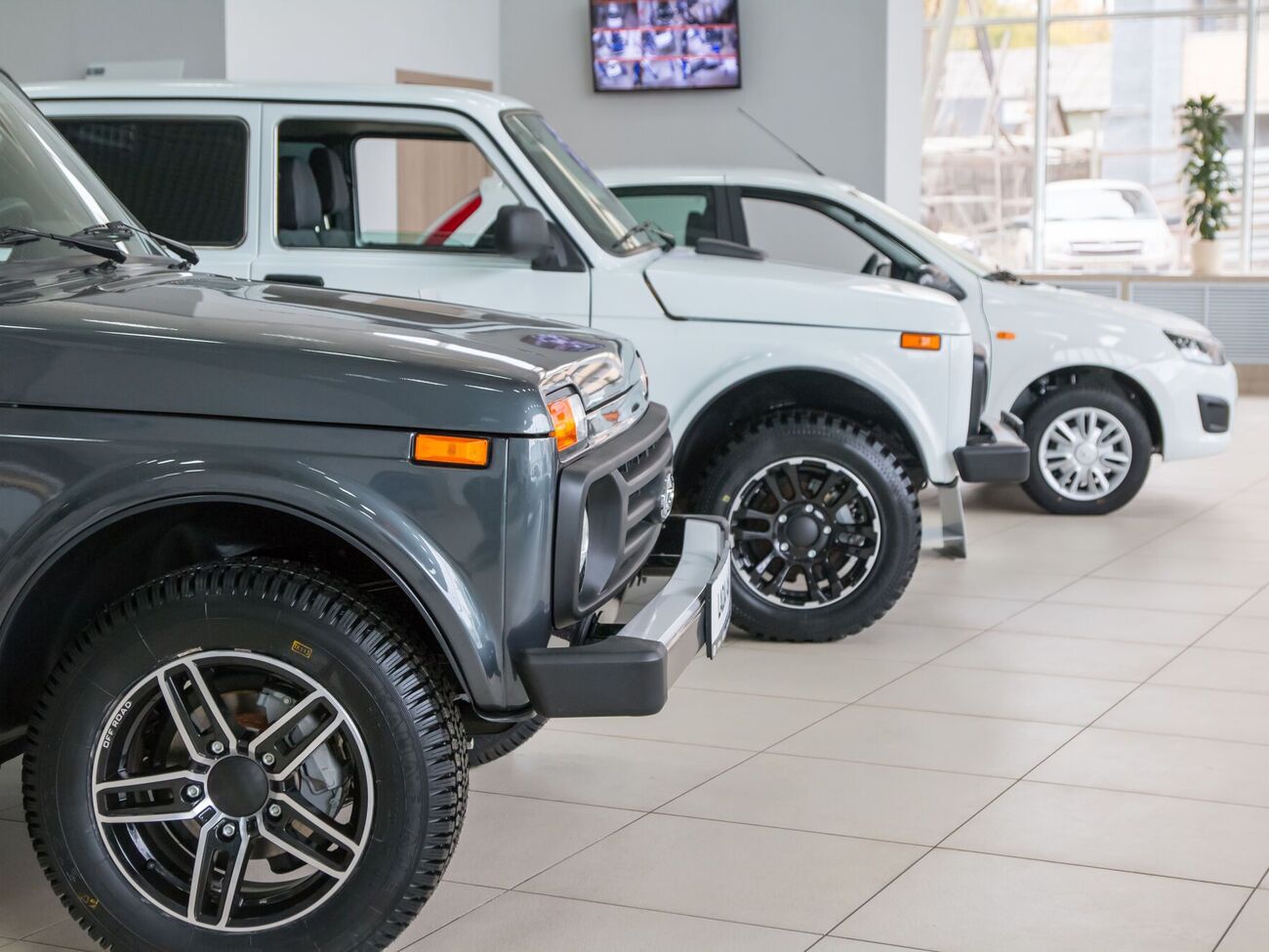 Обмеження на реекспорт автомобілів у РФ передбачено 11-м пакетом санкцій ЄС