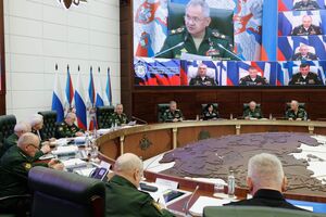 На большом экране слева от Шойгу было выведено изображение Соколова