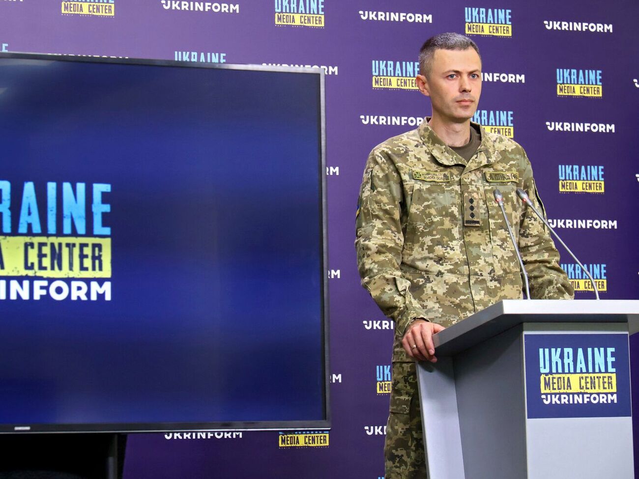 Некоторые военнообязанные находят способы выехать из Украины вне пунктов пропуска, больше всего – на границе с Румынией, отметил Демченко