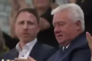 Гунька розповідав, що вступив до лав дивізії "Галичина" 1943 року. Тоді, за його словами, "стала реальною думка про поворот тих звірів у людській подобі із червоною зіркою на лобі"