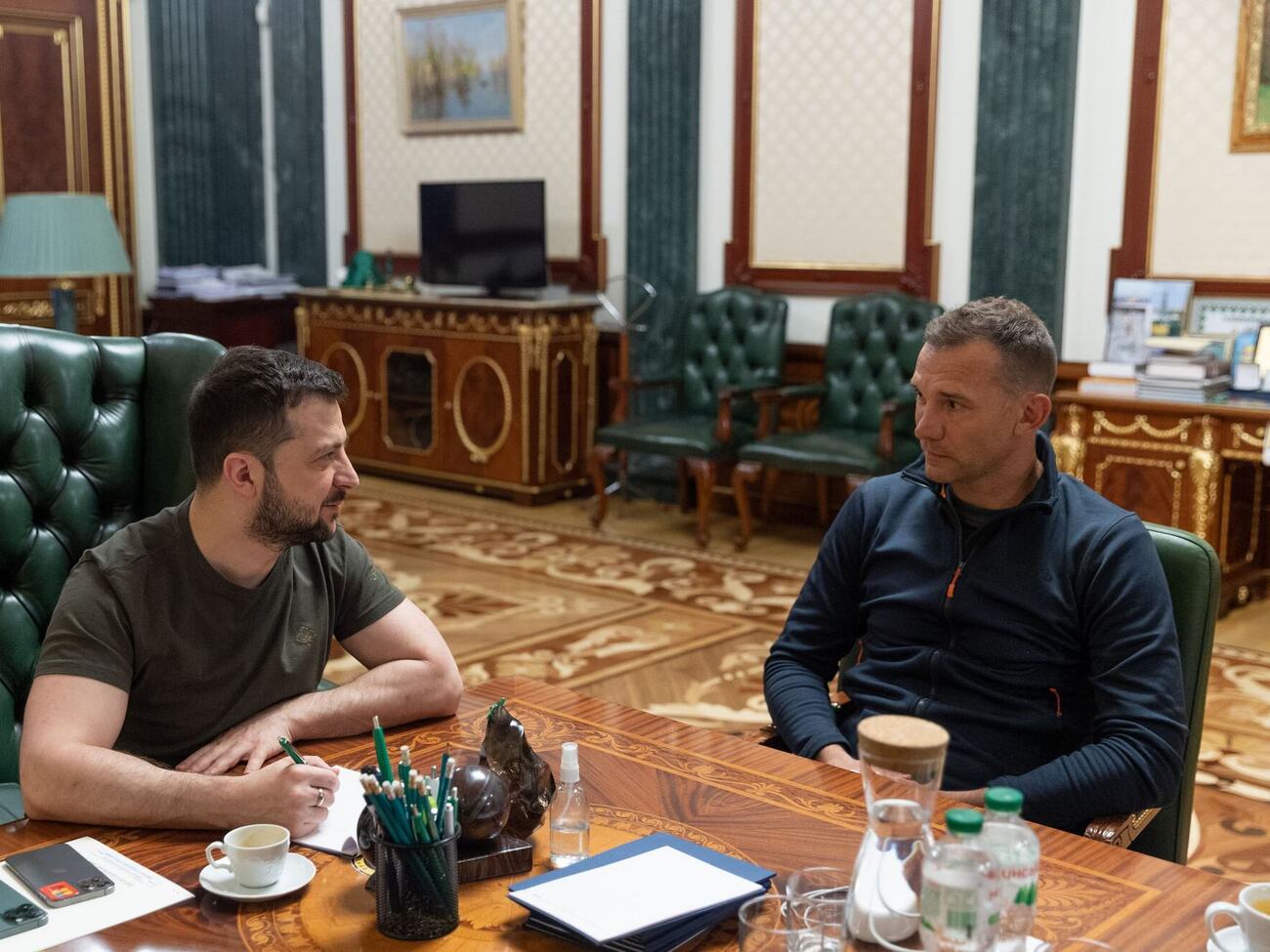 Шевченко (праворуч) став радником Зеленського поза штатом