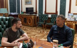 Шевченко (справа) стал советником Зеленского вне штата