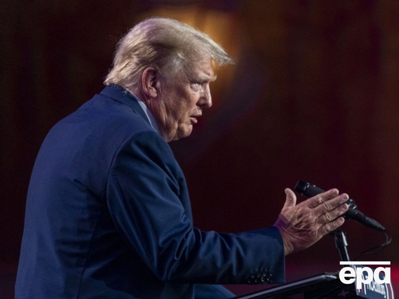 Судья считает, что тактика Трампа и его компании "перешла черту и нарушила закон"