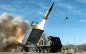 У ракет ATACMS, которые США предоставят Украине, будут очень эффективные кассетные боеголовки с боеприпасами двойного назначения, утверждает Райс