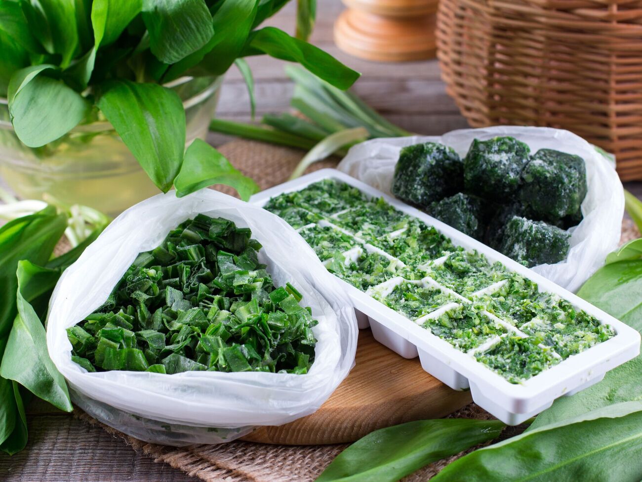 Базилік можна заморозити кількома способами