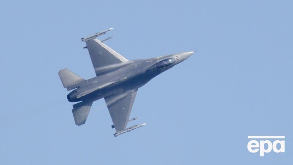 Українські пілоти зараз проходять навчання на F-16