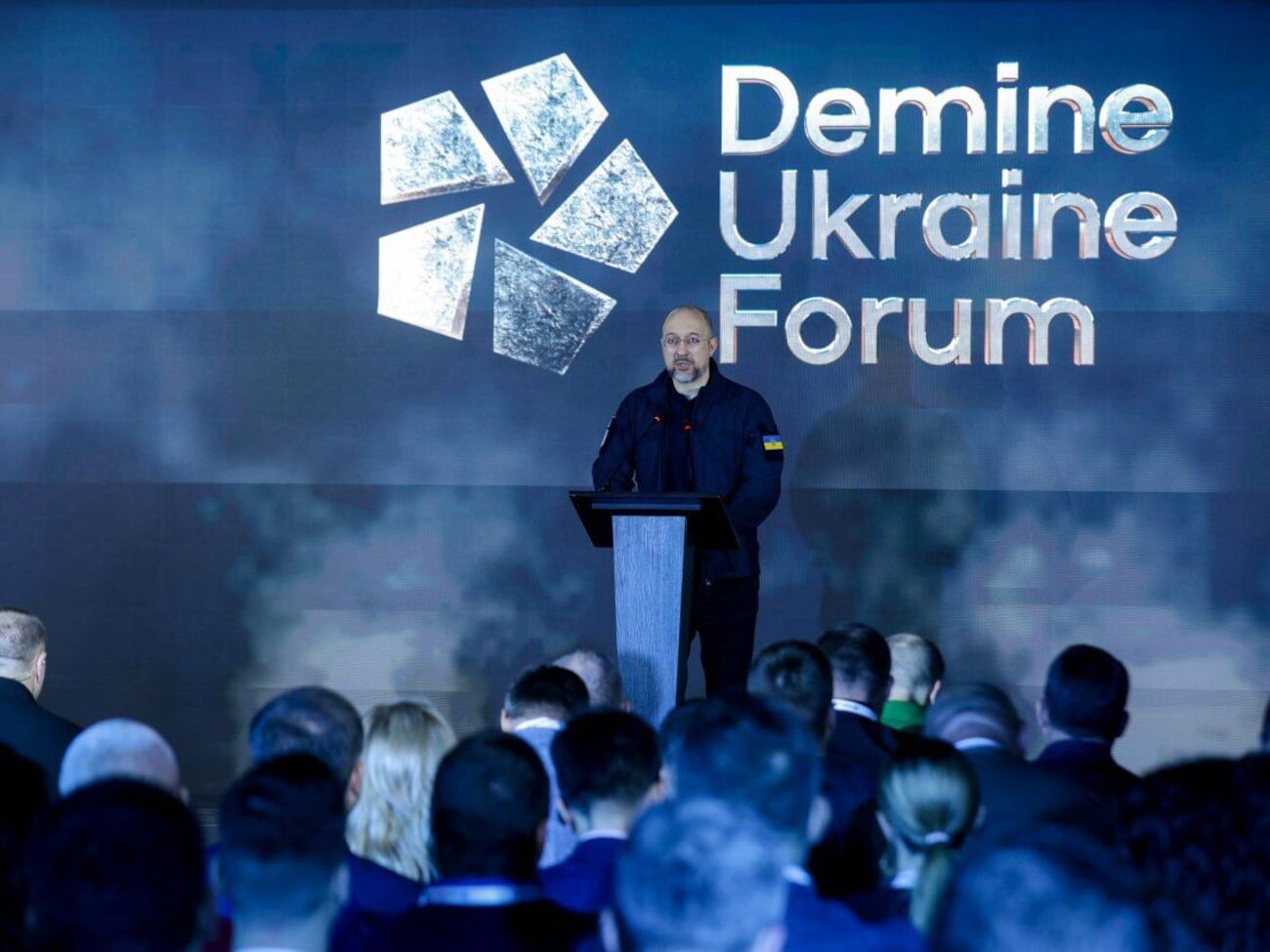 Шмыгаль: Собираемся разминировать Украину в ближайшие годы