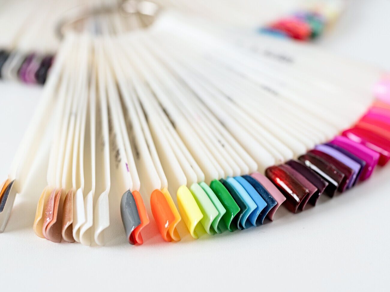 По словам экспертов, жжено-оранжевый сочетает в себе цвет осенних листьев