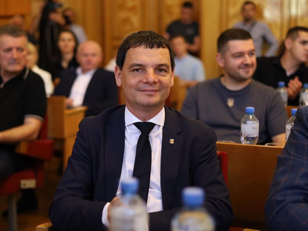 Голову облради обрали таємним голосуванням. Кандидатуру Сарая підтримало 55 депутатів