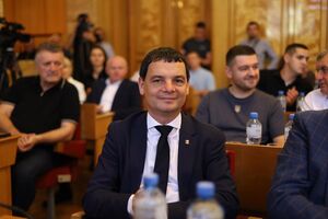 Главу облсовета избрали тайным голосованием. Кандидатуру Сарая поддержали 55 депутатов