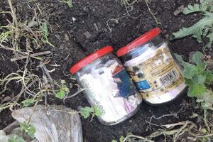 Полицейские нашли все спрятанные банки с деньгами и драгоценностями