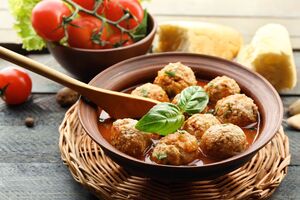 Для приготування фрикадельок годиться будь-який фарш