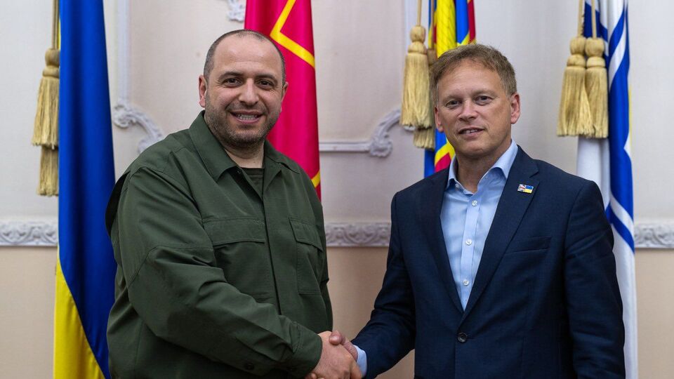 Зокрема, співрозмовники обговорили питання боротьби з ворожими безпілотниками