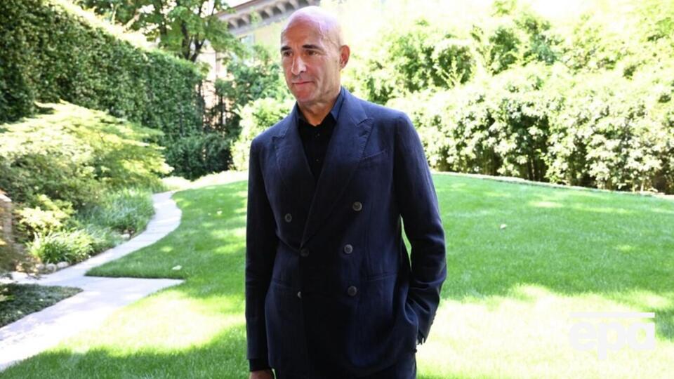 Стронг планирует приехать в Украину