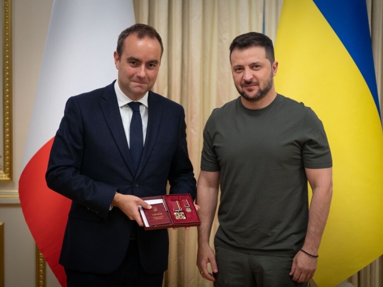 Зеленский и Лекорню обсудили пути усиления обороноспособности Украины