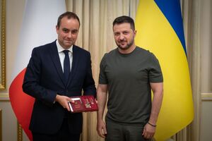 Зеленский и Лекорню обсудили пути усиления обороноспособности Украины