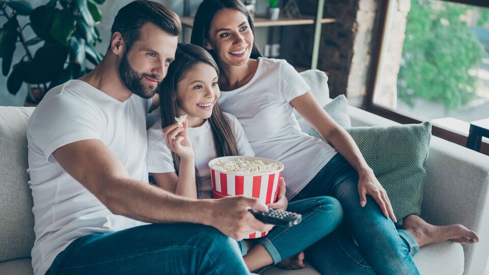 Совместный просмотр фильмов помогает сделать отношения более открытыми