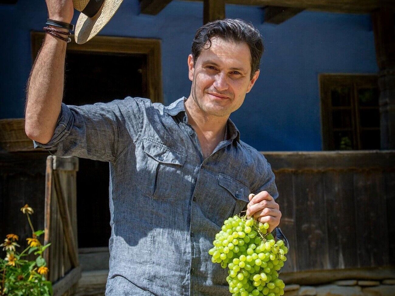 Сеитаблаев не рассказывал, где и когда познакомился со своей новой избранницей