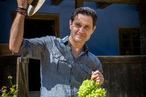 Сеитаблаев не рассказывал, где и когда познакомился со своей новой избранницей