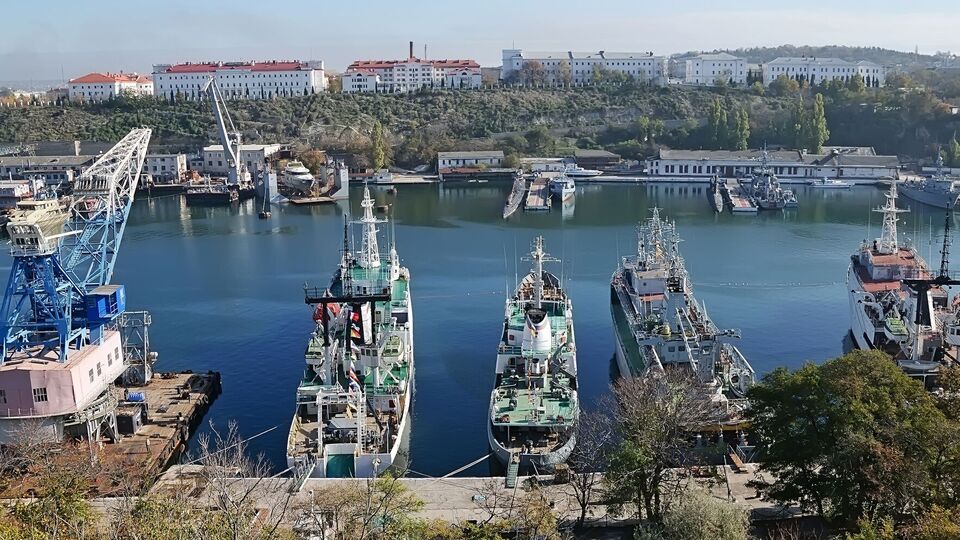 Украинские власти неоднократно заявляли, что хотят деоккупировать все захваченные украинские территории, в том числе Крым