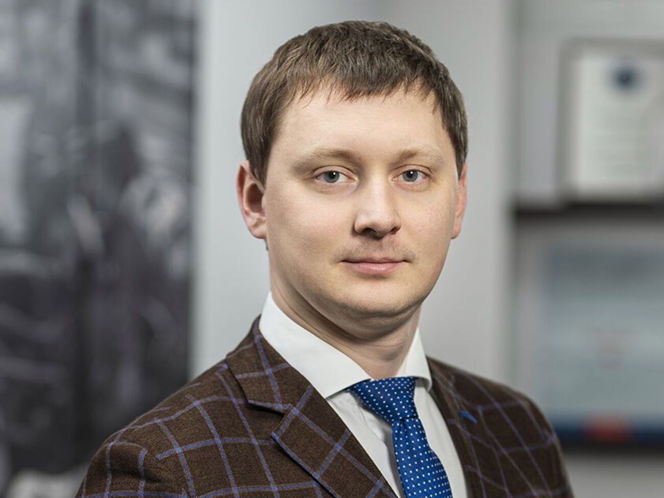 Интересы подсанкционных в Украине лиц представляет в судах Денис Шкаровский, пишет УНИАН