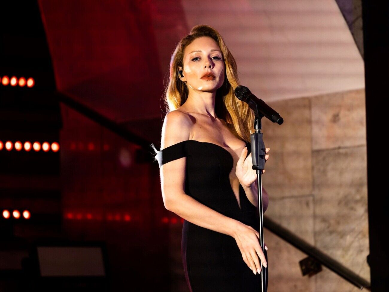 По словам Чемерова, Тина Кароль обещала передать автомобиль, но он не приехал