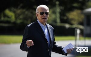 По данным СМИ, команда Байдена изучает опыт Клинтона, которому тоже пытались объявить импичмент