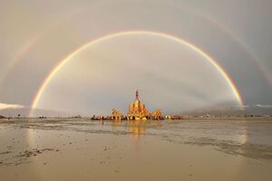 Из-за непогоды территория фестиваля Burning Man превратилась в болото