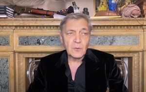 Посли Росії, Білорусі й Ірану кинулися були прасувати фраки й відмивати кров із рук і підборідь. Але повстали всі: від нобелівських лауреатів до офіціантів
