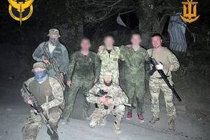 Зараз евакуйовані військовослужбовці перебувають на підконтрольній Україні території