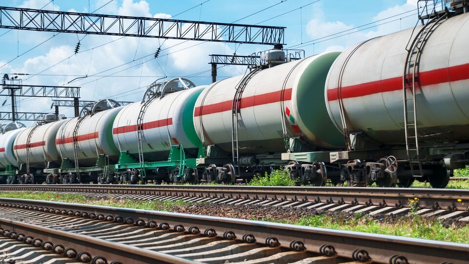 "Укрзалізниця" має намір підвищити на 20% тарифи на залізничні перевезення, повідомив 22 вересня "Обозреватель"
