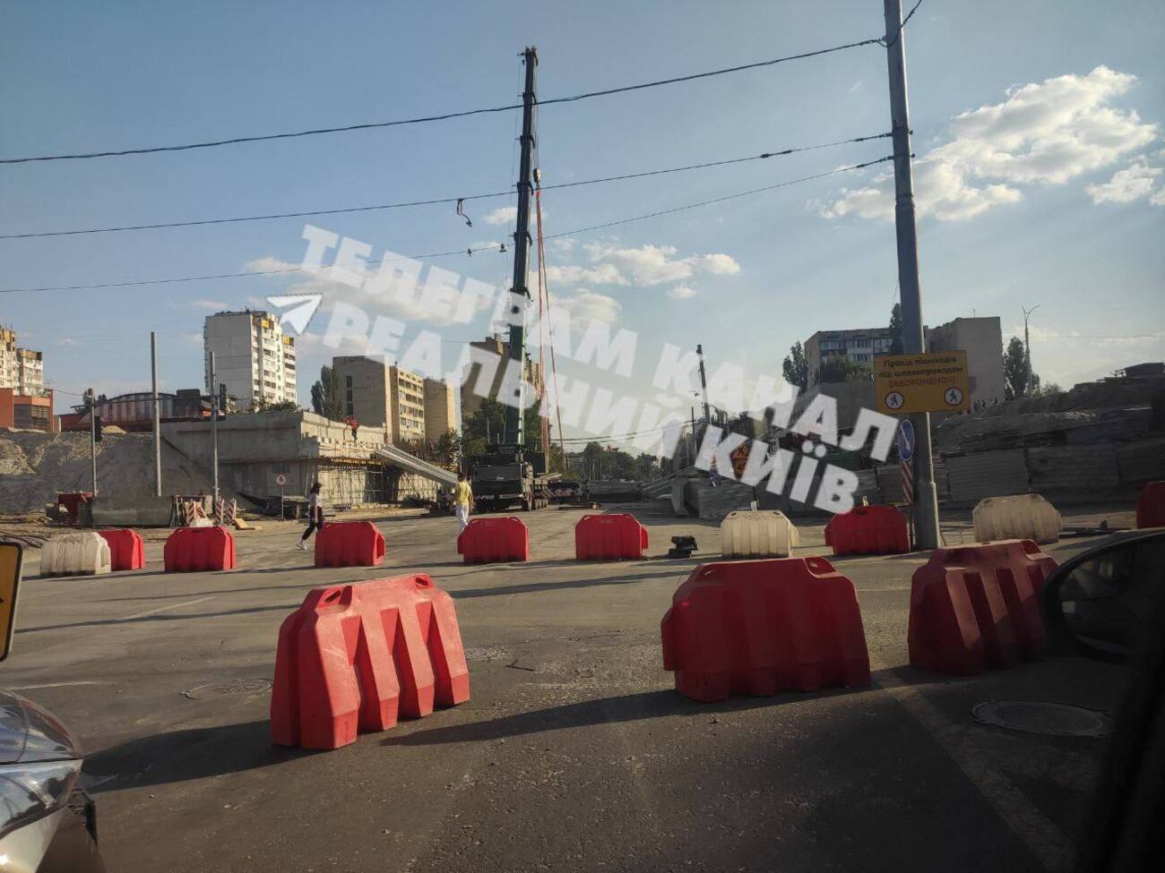 На месте происшествия уже работают аварийно-спасательные службы