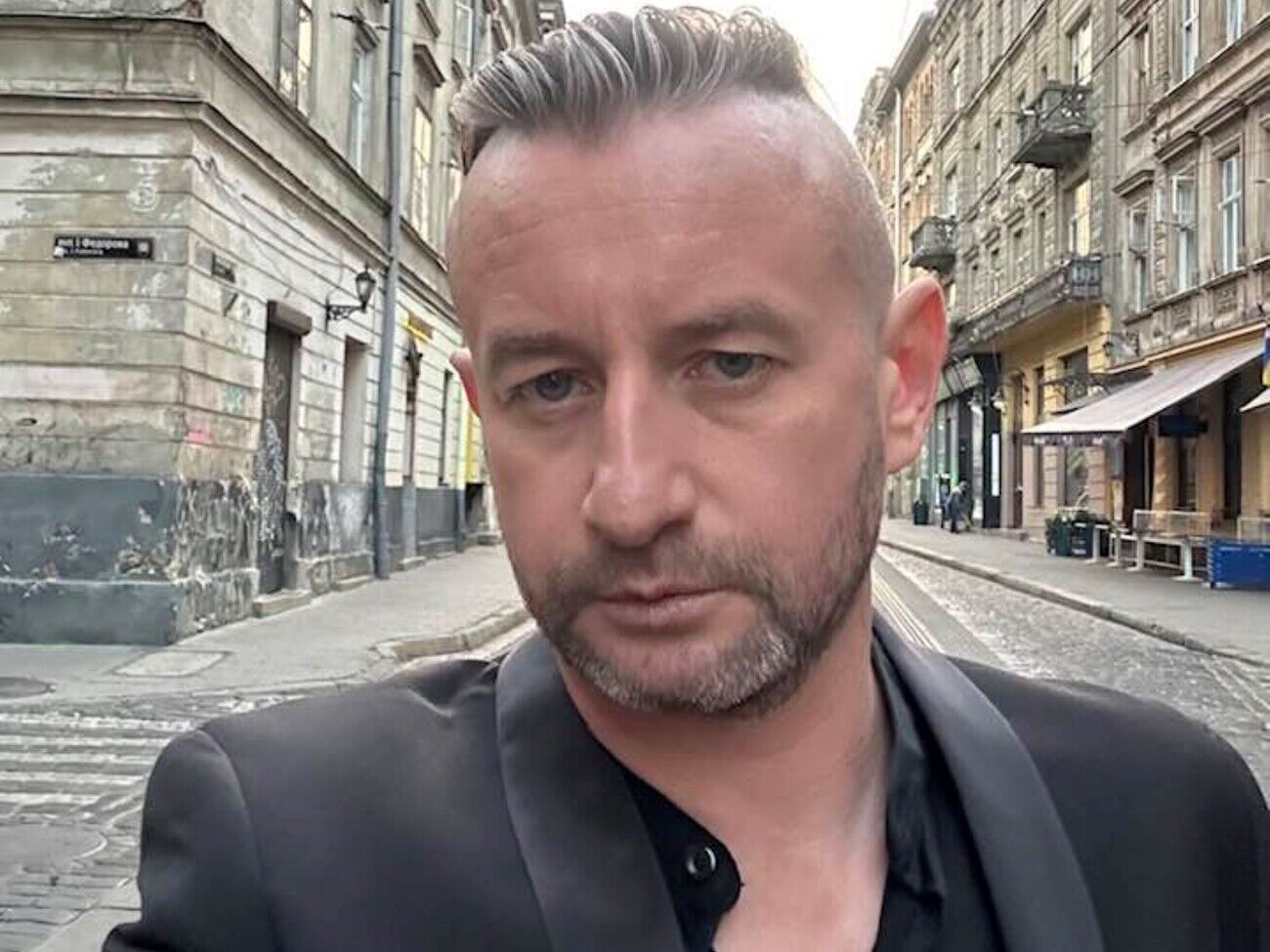 Подаючи на розлучення, Жадан зазначив, що вони із дружиною давно не жили разом і не вели спільного побуту