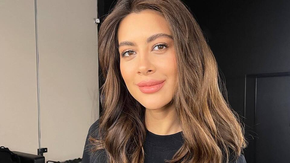 Есхакзай розповіла, як вийшло, що вона віддала перевагу YouTube, а не телебаченню
