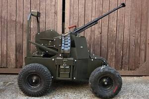 Робот вооружен танковым пулеметом, отметил Федоров