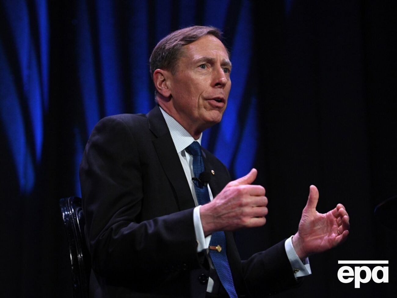 Трансляция форума с участием Петреуса начнется завтра в 15.00